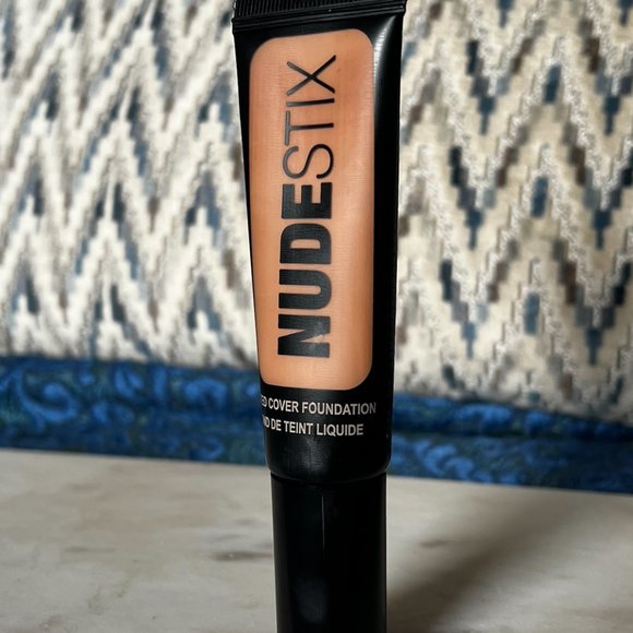NUDE 6 - TINTED COVER LIQUID FOUNDATION - Picture 1 of 6